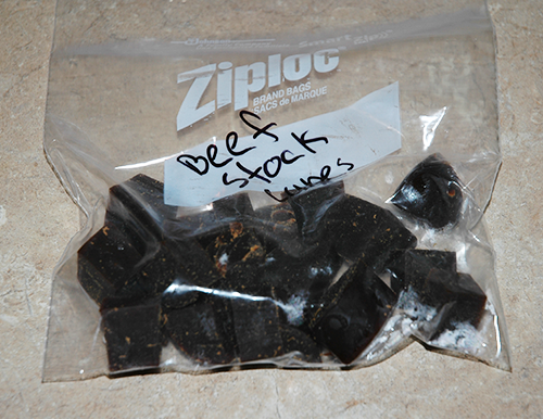 http://thecookinggeek.com/wp-content/uploads/2013/04/bagged-beef-stock-cubes-for-fridge.png